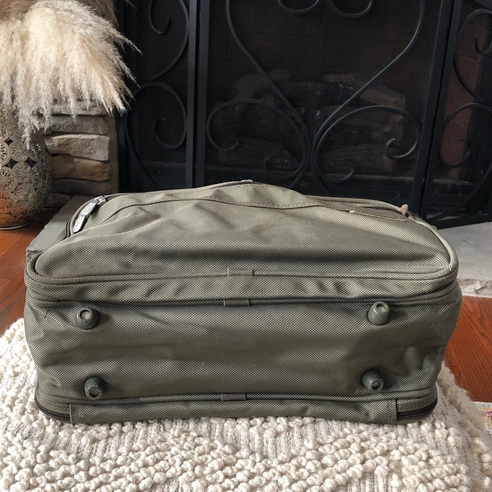 Briggs & Riley Bag 17” Bag Olive Green Duffle Crossbody Multi Pocket Travel Bag! - Picture 8 of 9